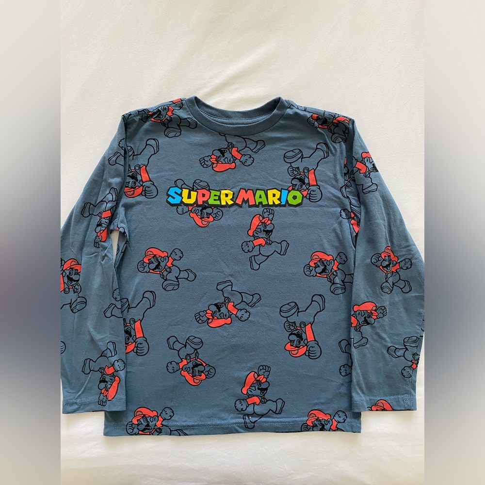(KIDS) Target- Super Mario long sleeve tee. EUC- worn once. Size S